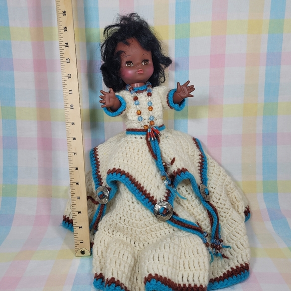 Vintage Native indigenous doll Regal Toy Canada open close eyes crochet dress - Picture 8 of 9